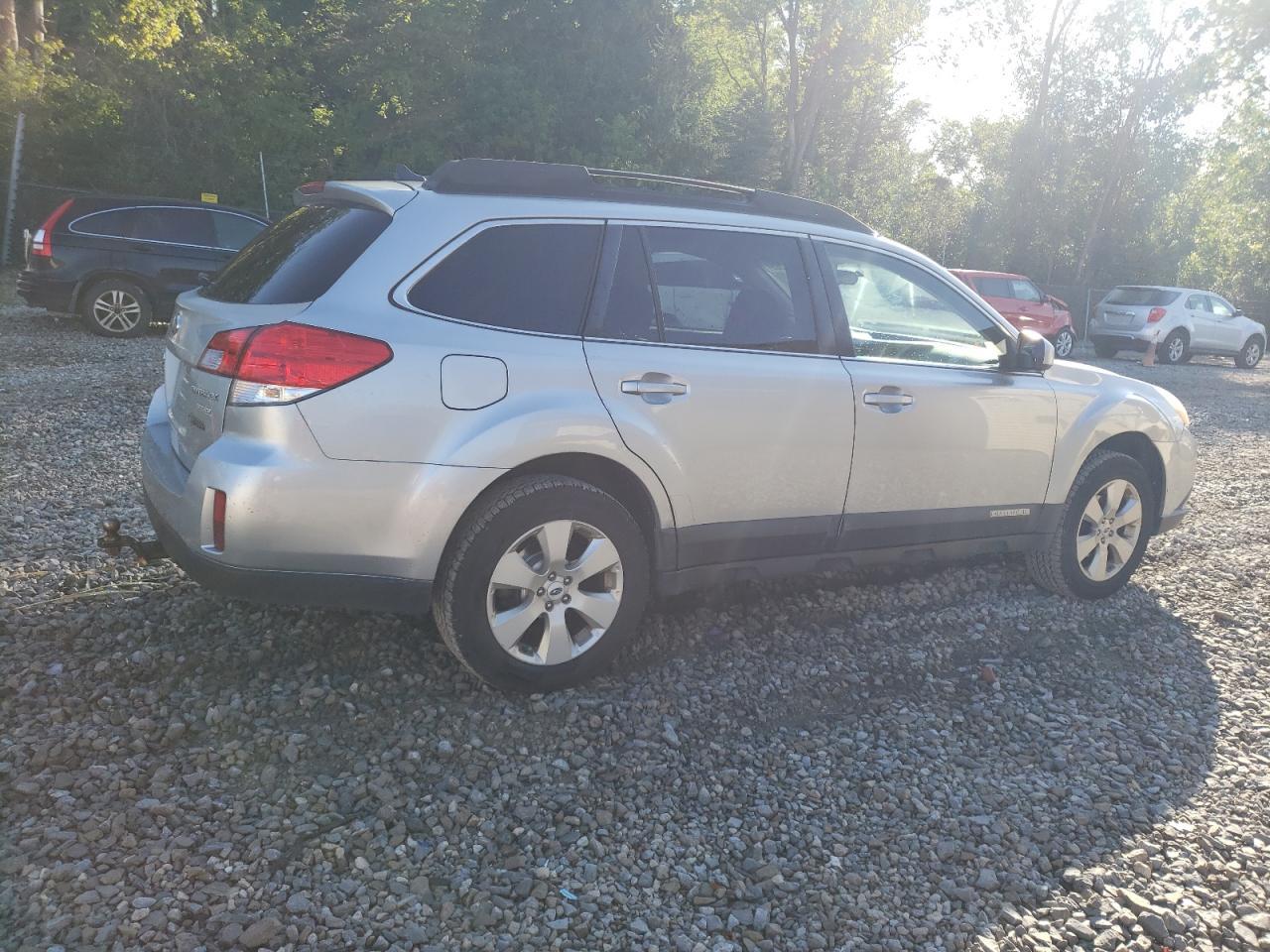 2012 Subaru Outback 2.5I Limited - Image 3