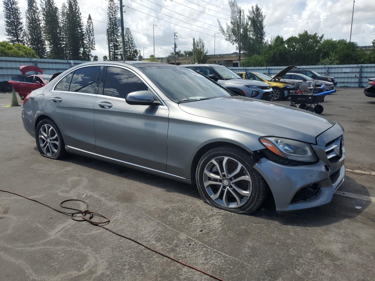 2016 Mercedes-Benz C 300 - Фото 4