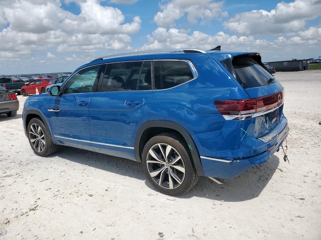 2025 Volkswagen Atlas Sel Premium R-Line - Image 2