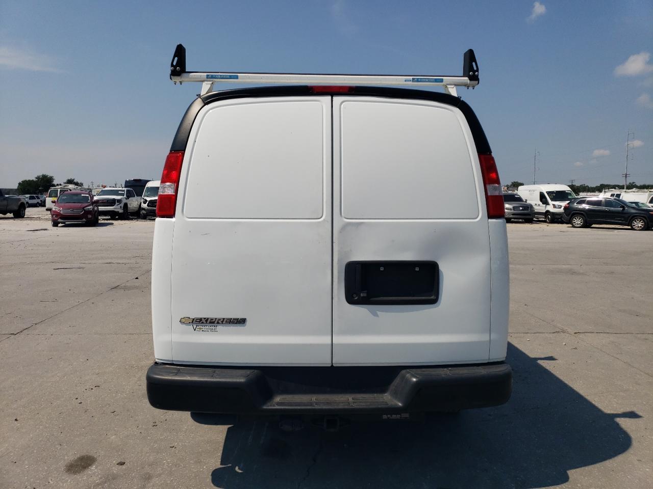 2023 Chevrolet Express G2500 - Фото 6