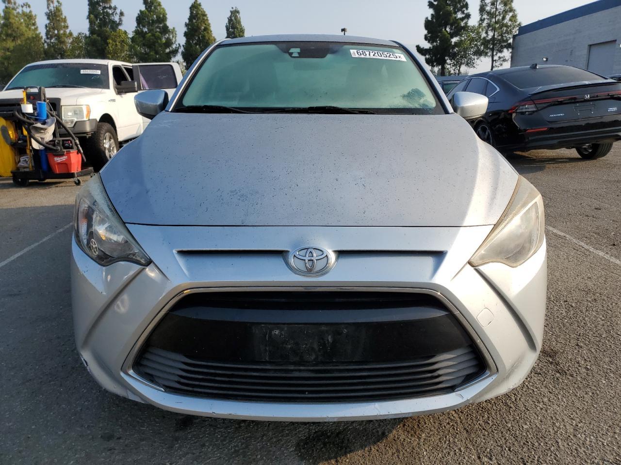 2017 Toyota Yaris Ia - Фото 5