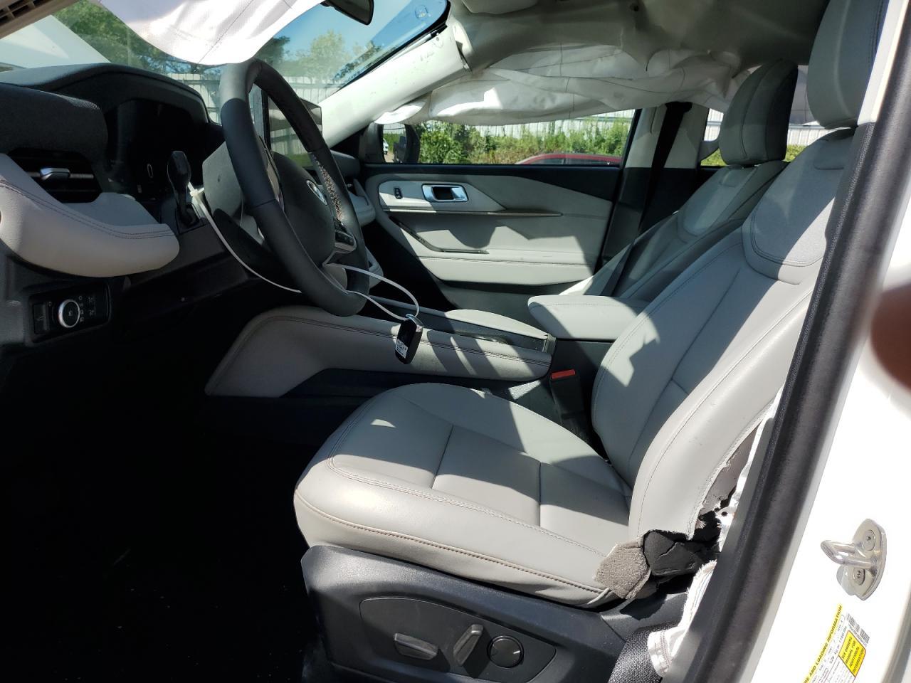 2025 Ford Explorer Active - Image 7