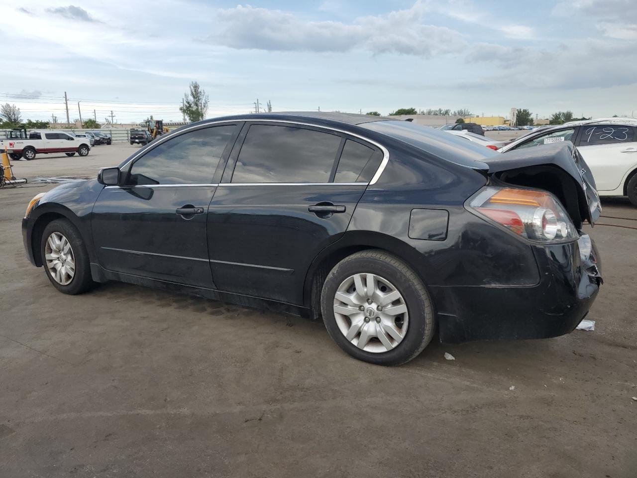 2012 Nissan Altima Base - Фото 2