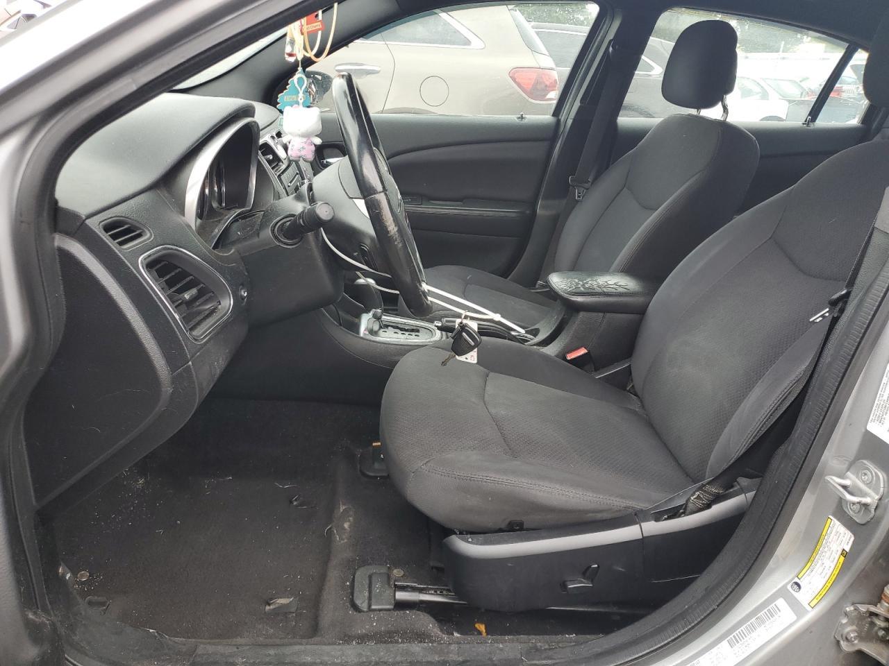 2013 Chrysler 200 Touring - Фото 7