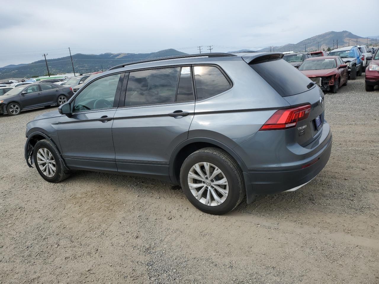 2019 Volkswagen Tiguan S - Фото 2