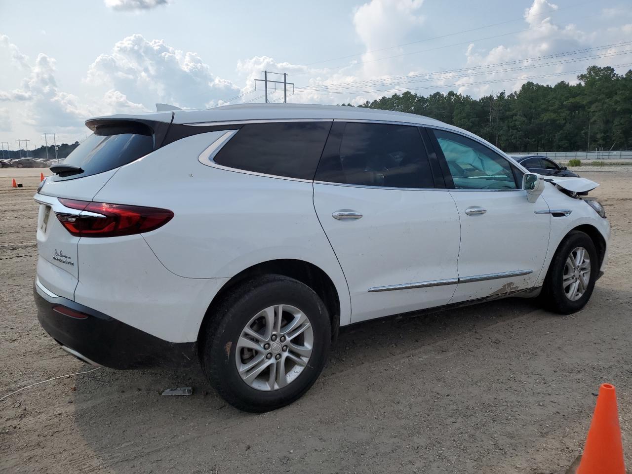 2019 Buick Enclave Essence - Image 3