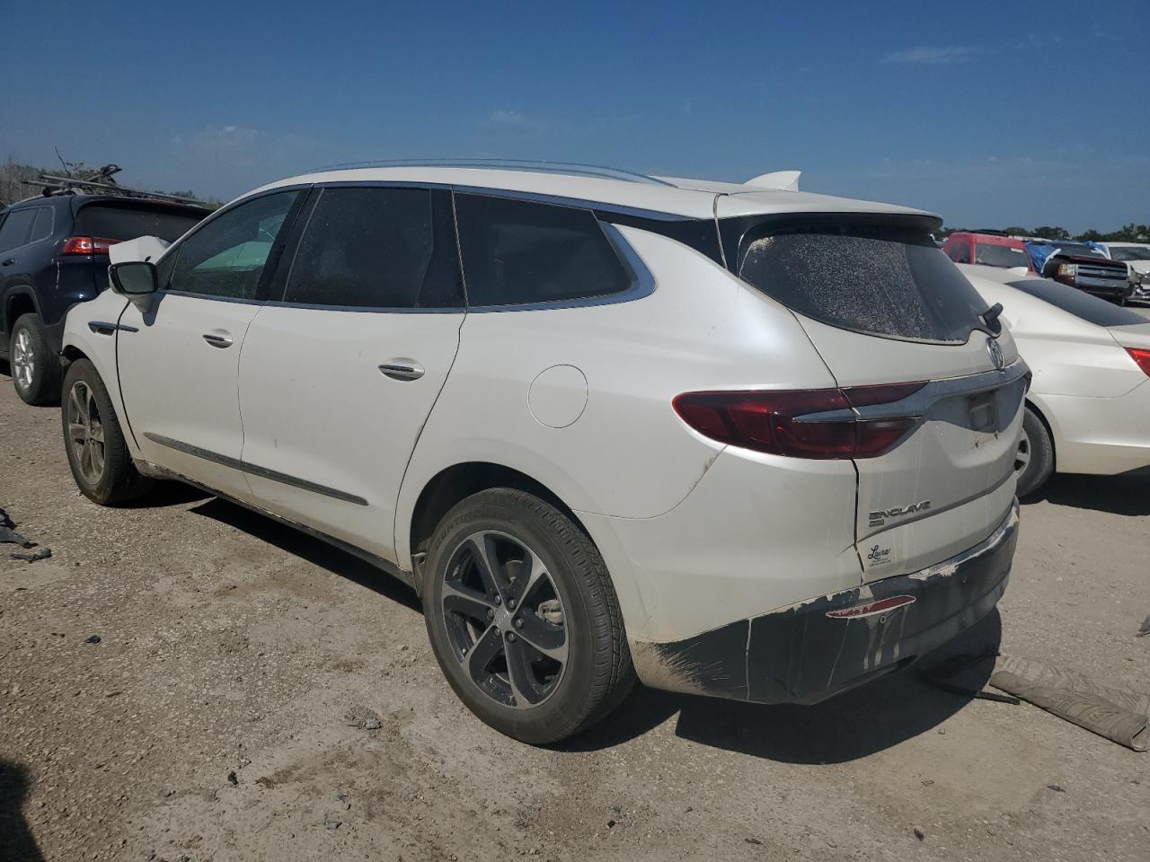 2021 Buick Enclave Essence - Фото 2