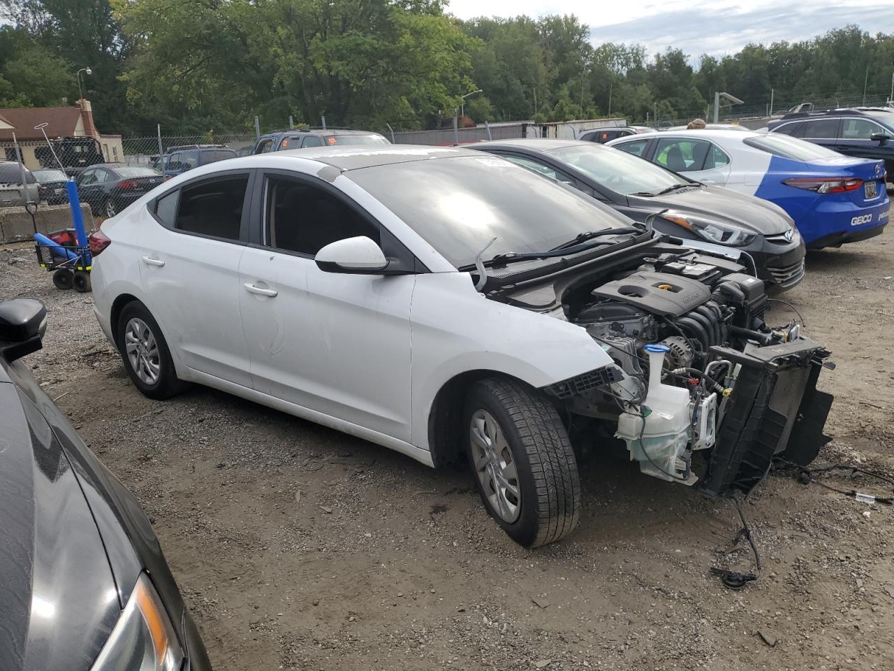 2019 Hyundai Elantra Se - Фото 4