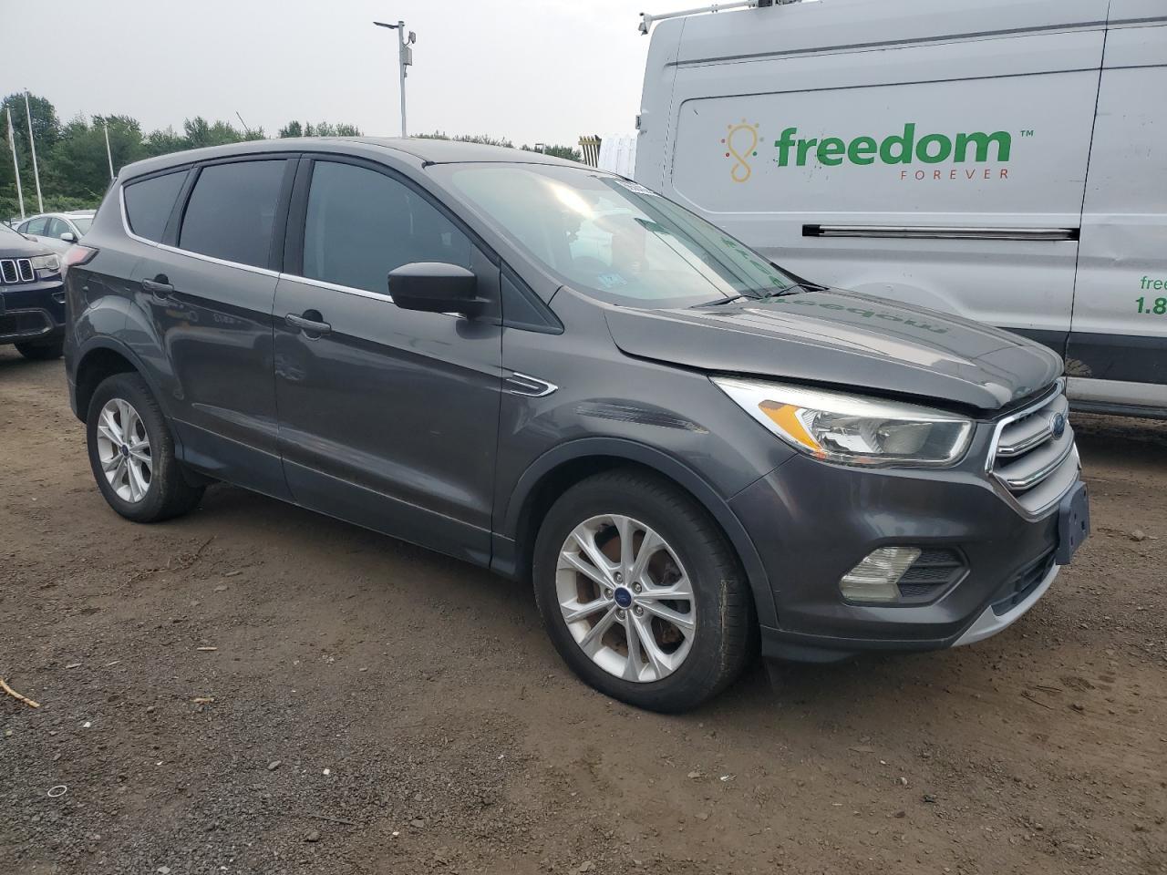 2017 Ford Escape Se - Фото 4