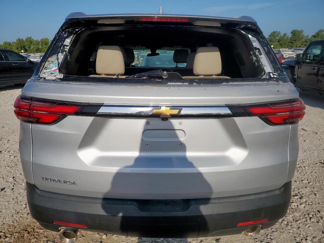2022 Chevrolet Traverse Ls - Фото 6