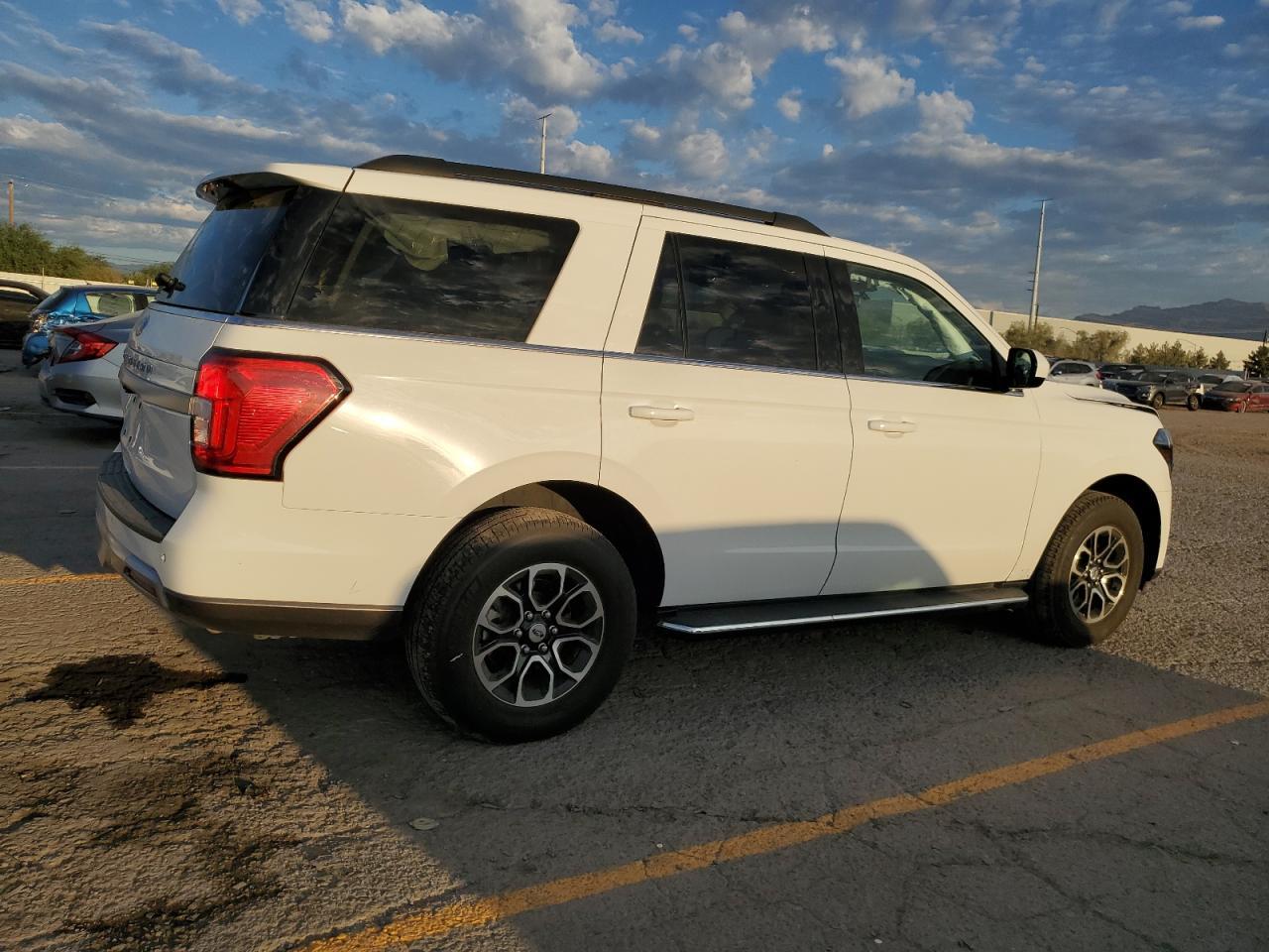 2023 Ford Expedition Xlt - Фото 3