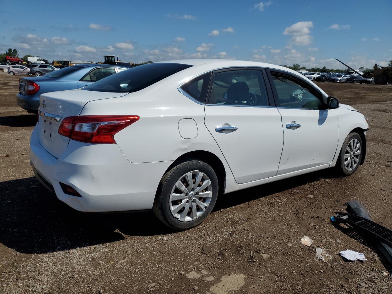 2019 Nissan Sentra S - Фото 3
