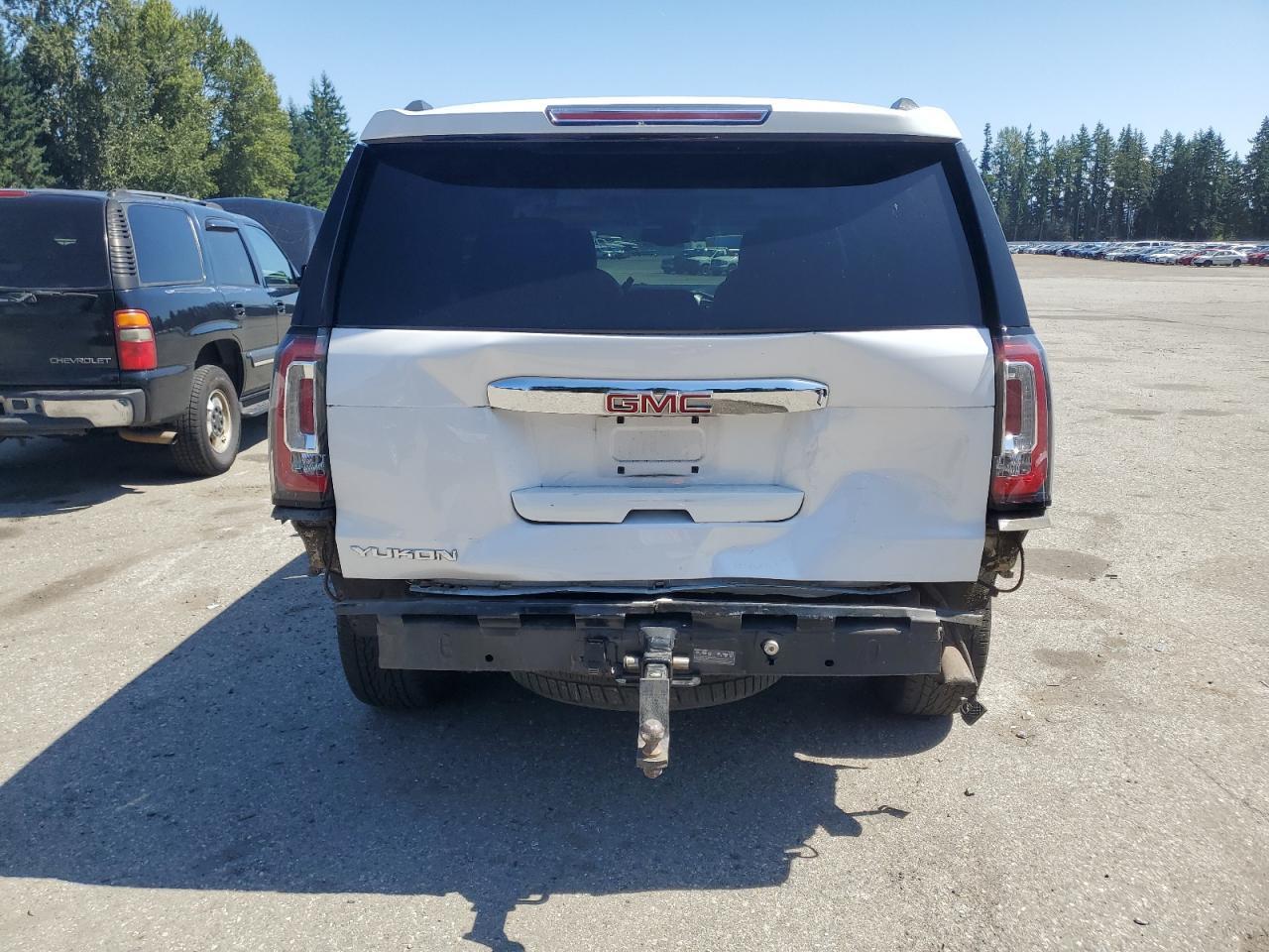 2017 GMC Yukon Denali - Image 6