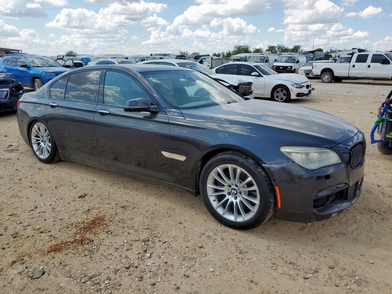 2015 BMW 750 I - Фото 4
