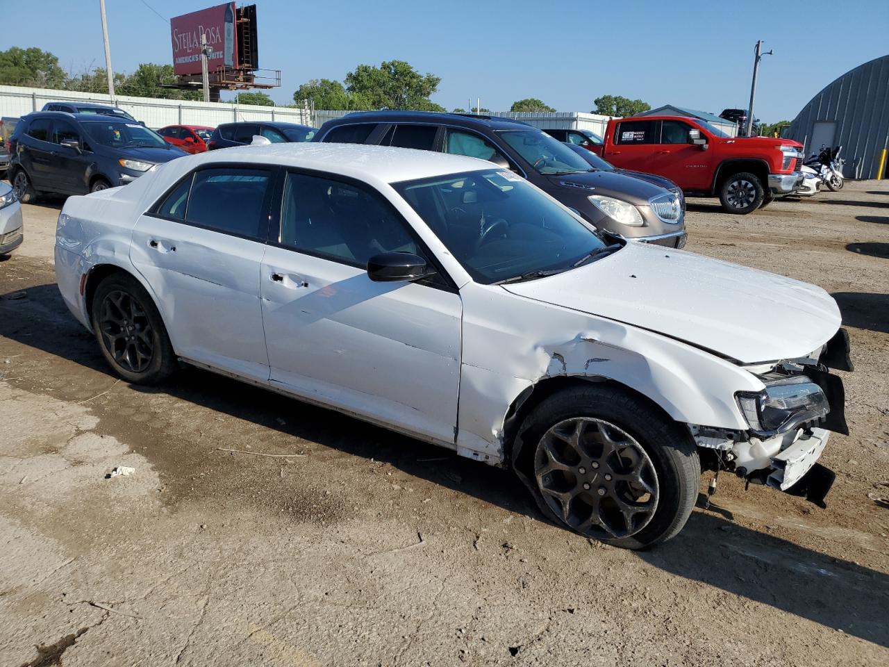 2022 Chrysler 300 Touring - Image 4