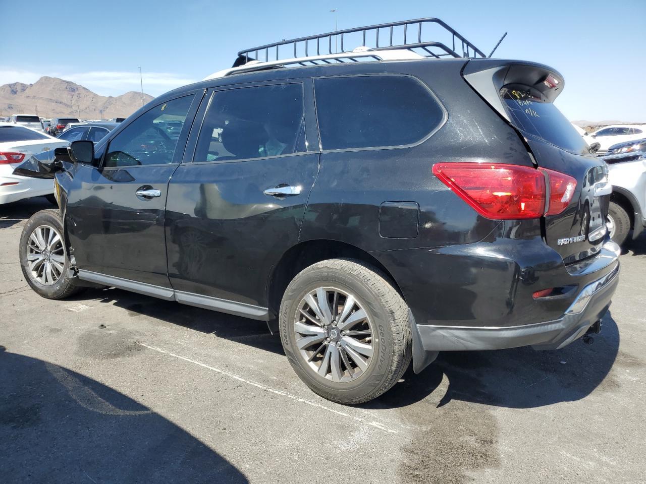 2018 Nissan Pathfinder S - Фото 2