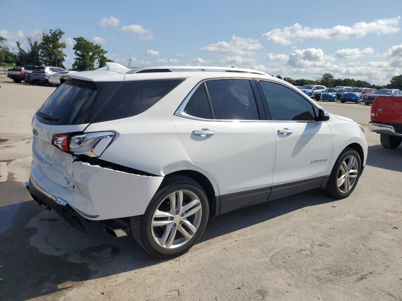 2019 Chevrolet Equinox Premier - Image 3