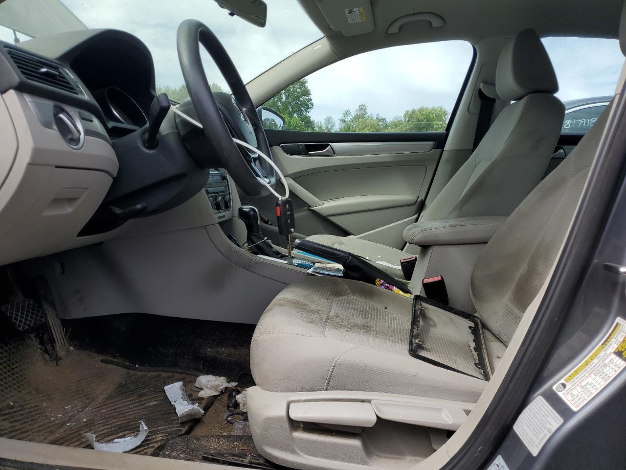 2016 Volkswagen Passat S - Фото 7