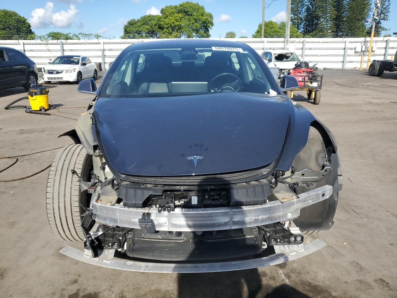 2018 Tesla Model 3 - Фото 5