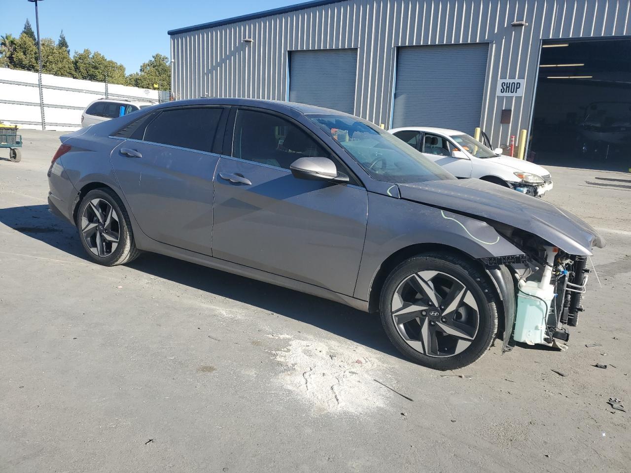 2023 Hyundai Elantra Limited - Фото 4
