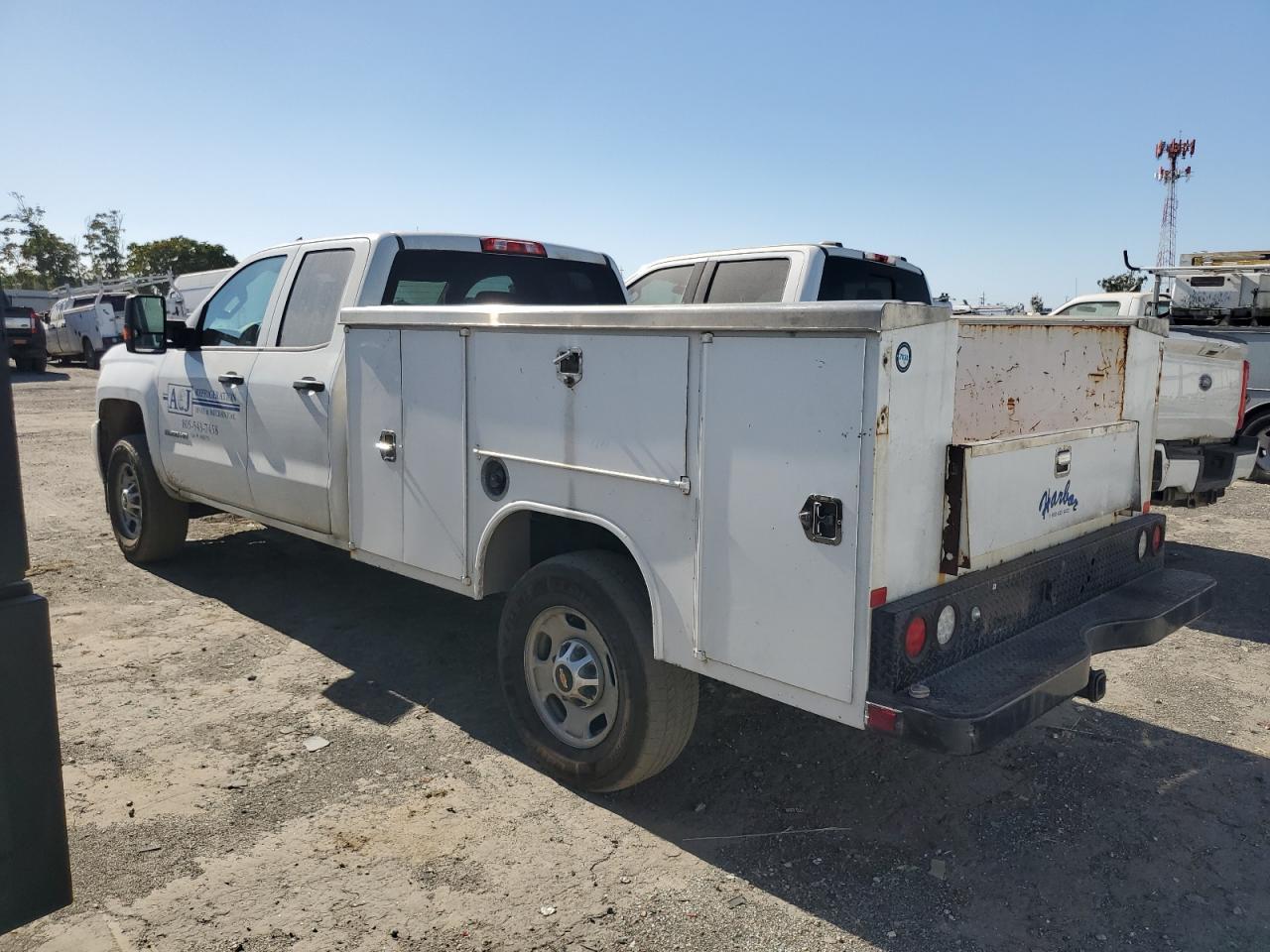 2019 Chevrolet Silverado C2500 Heavy Duty - Image 2