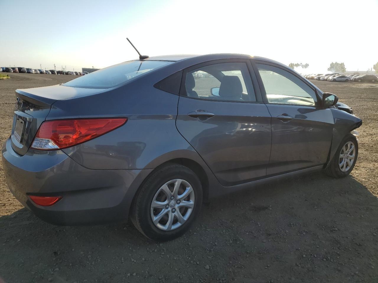 2014 Hyundai Accent Gls - Фото 3