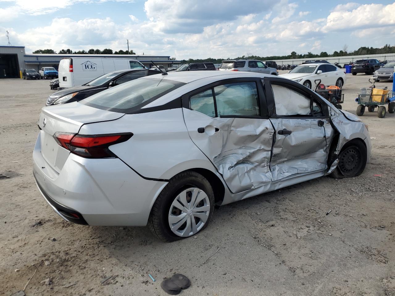 2020 Nissan Versa S - Image 3