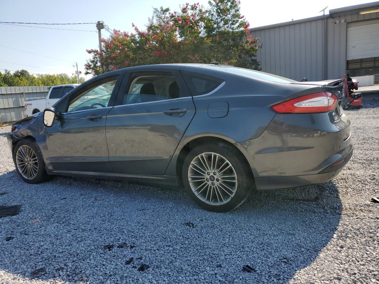 2016 Ford Fusion Se - Фото 2