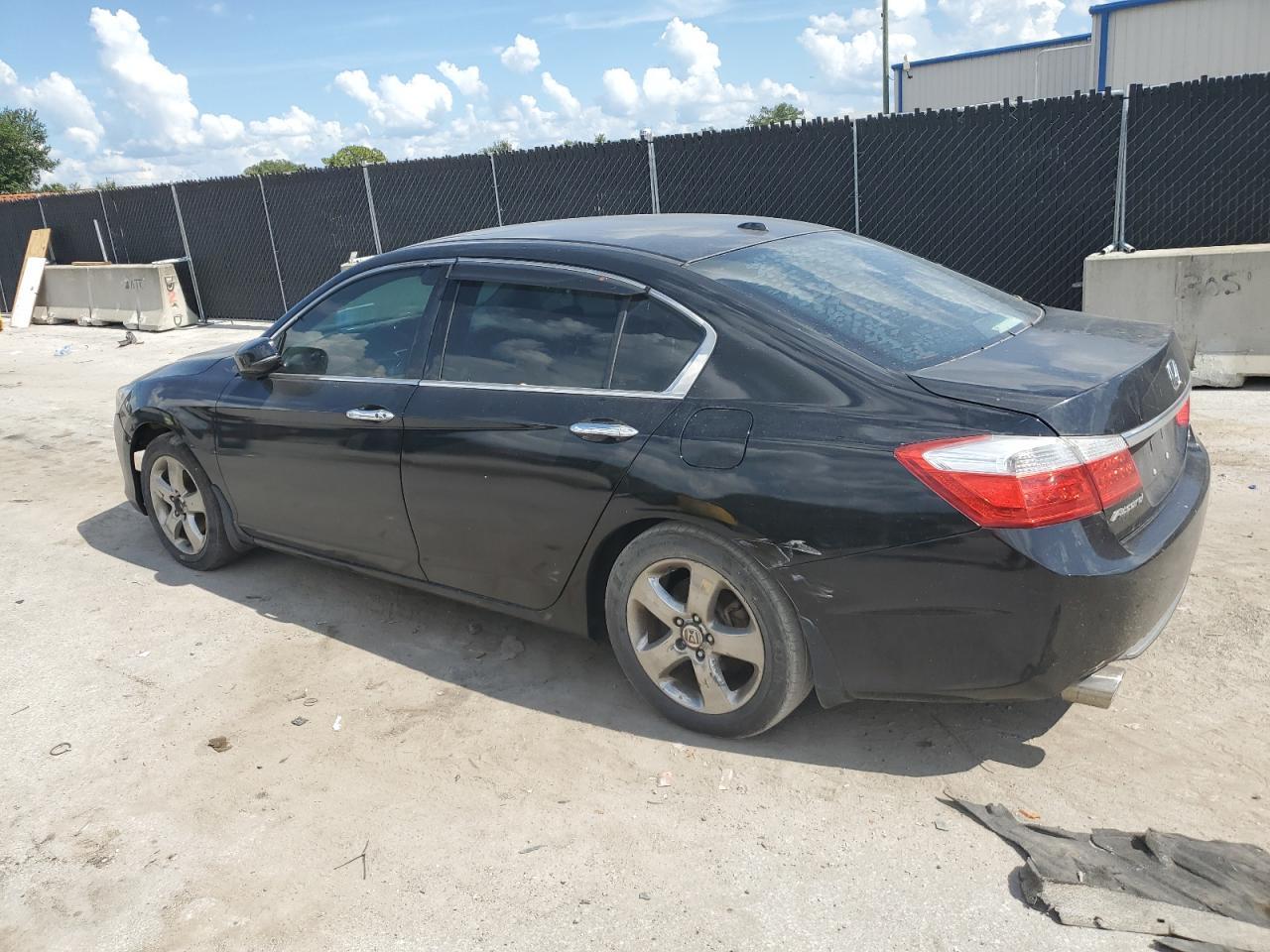 2015 Honda Accord Touring - Image 2