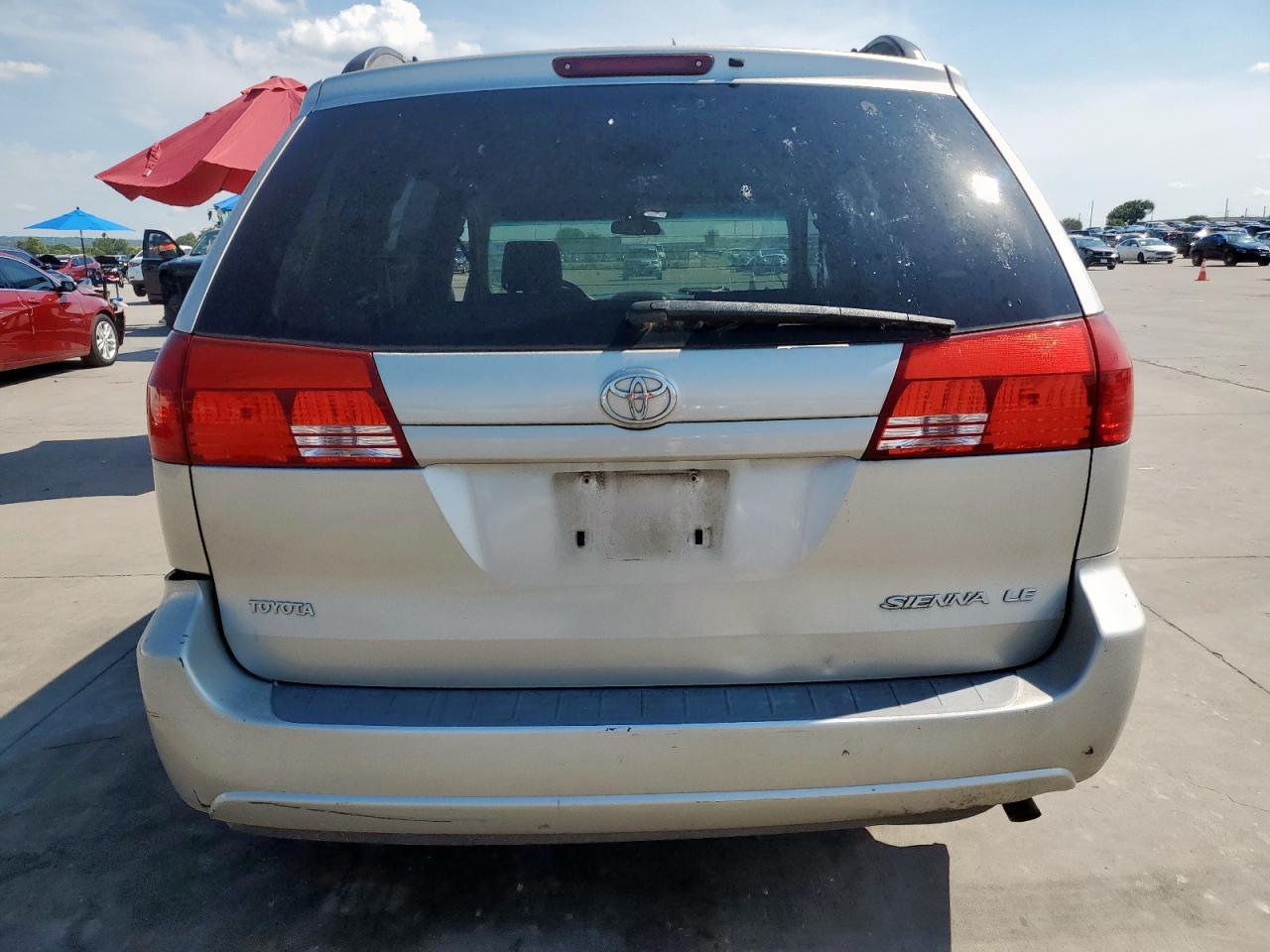 2004 Toyota Sienna Ce - Image 6