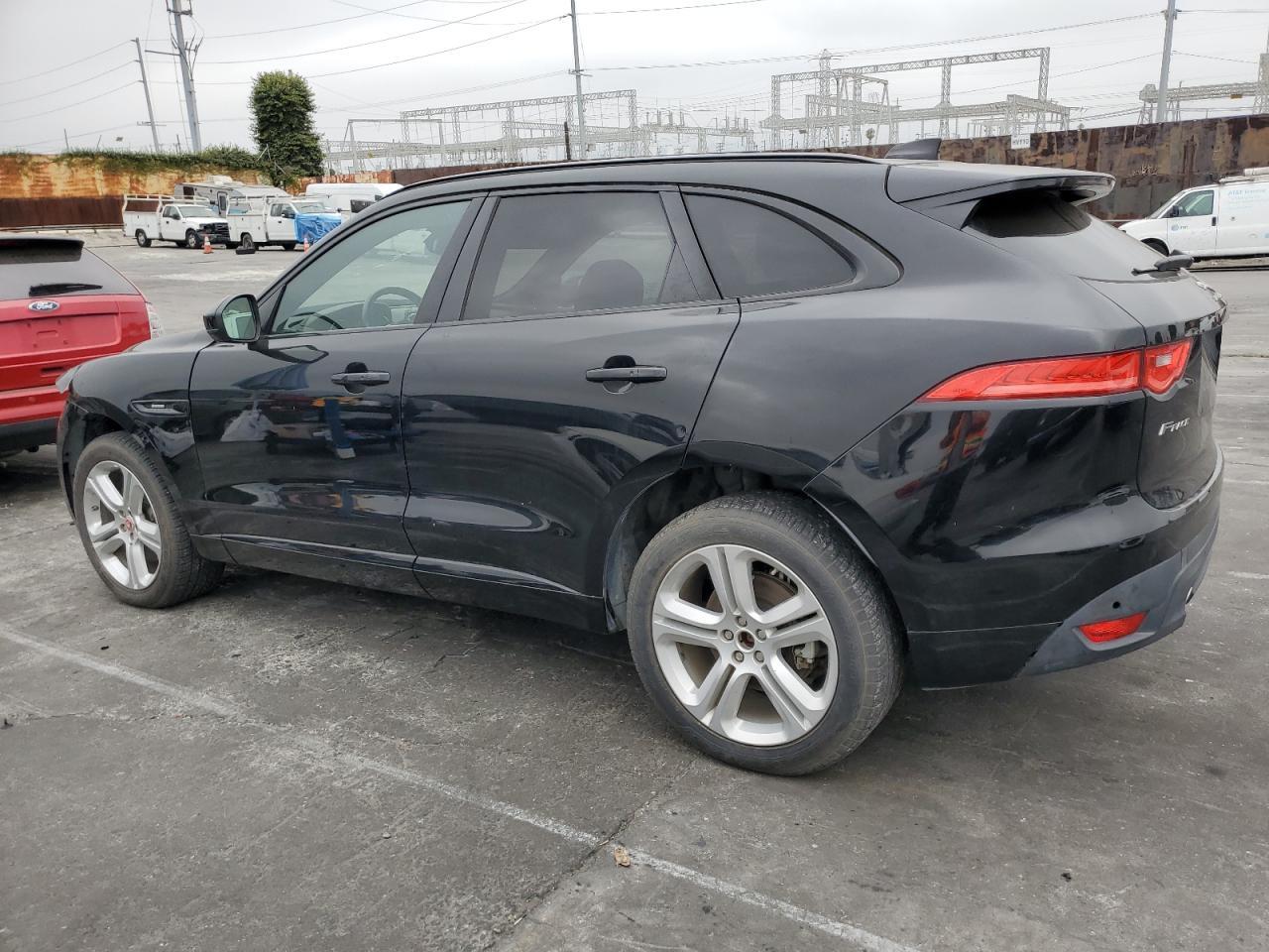 2017 Jaguar F-Pace R - Sport - Фото 2