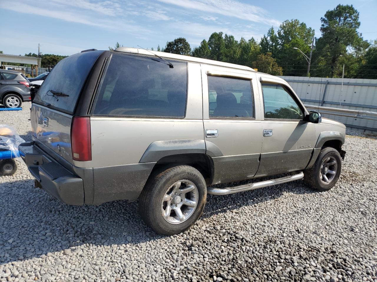 2000 Cadillac Escalade Luxury - Фото 3
