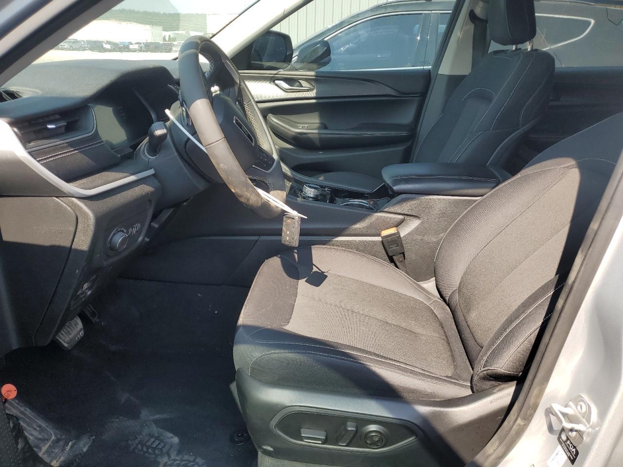 2023 Jeep Grand Cherokee L Laredo - Фото 7