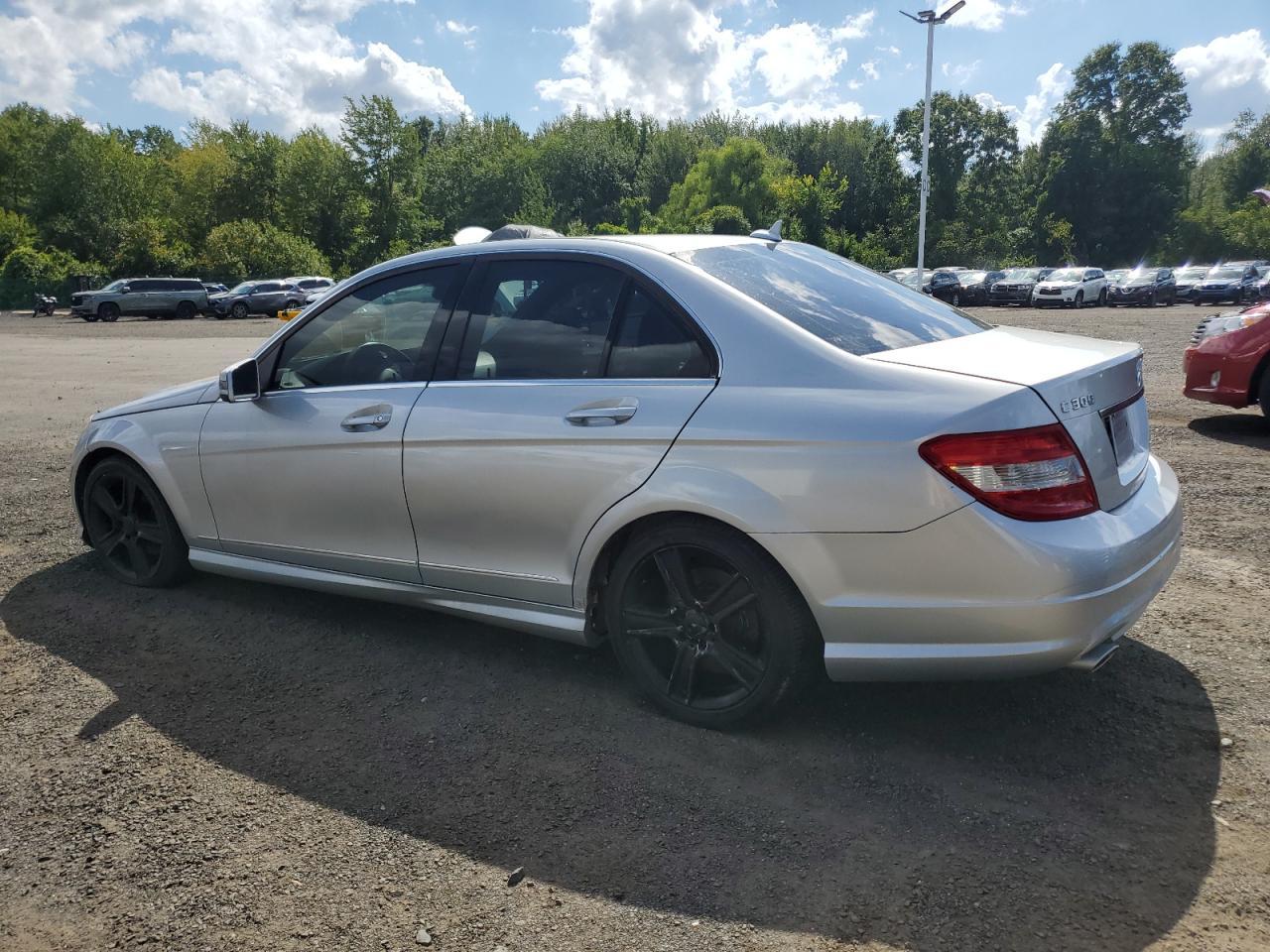 2010 Mercedes-Benz C 300 4Matic - Фото 2
