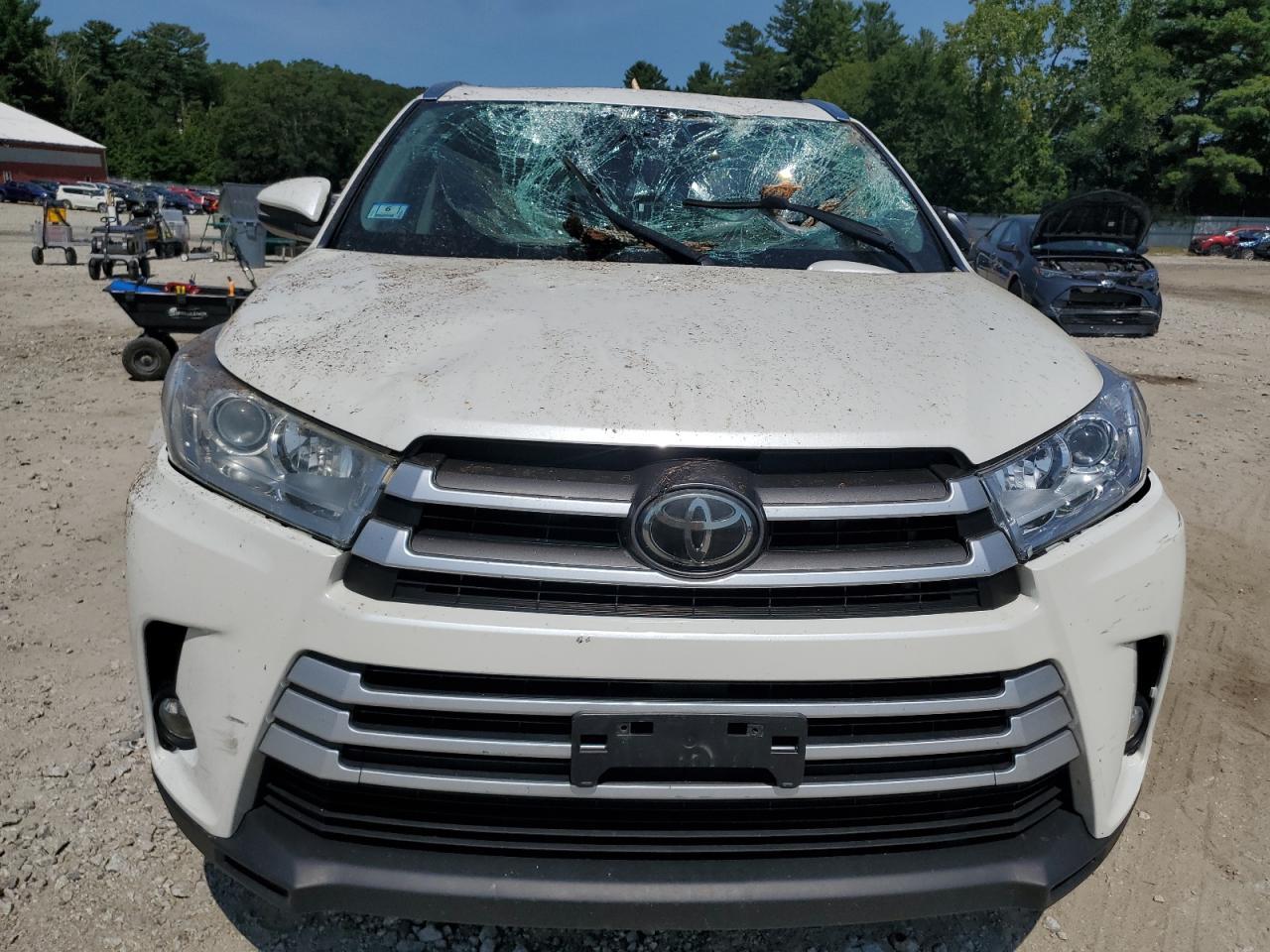 2019 Toyota Highlander Se - Фото 5