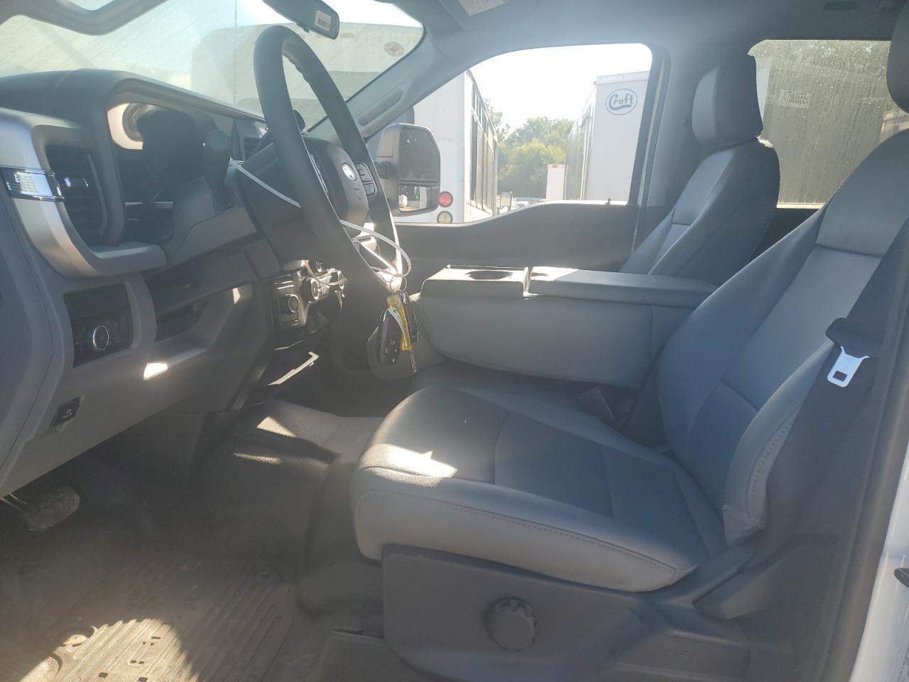 2023 Ford F550 Super Duty Super Duty - Фото 7