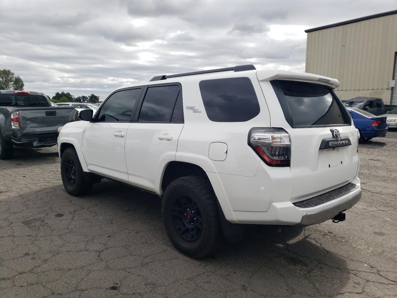 2023 Toyota 4Runner Se - Image 2