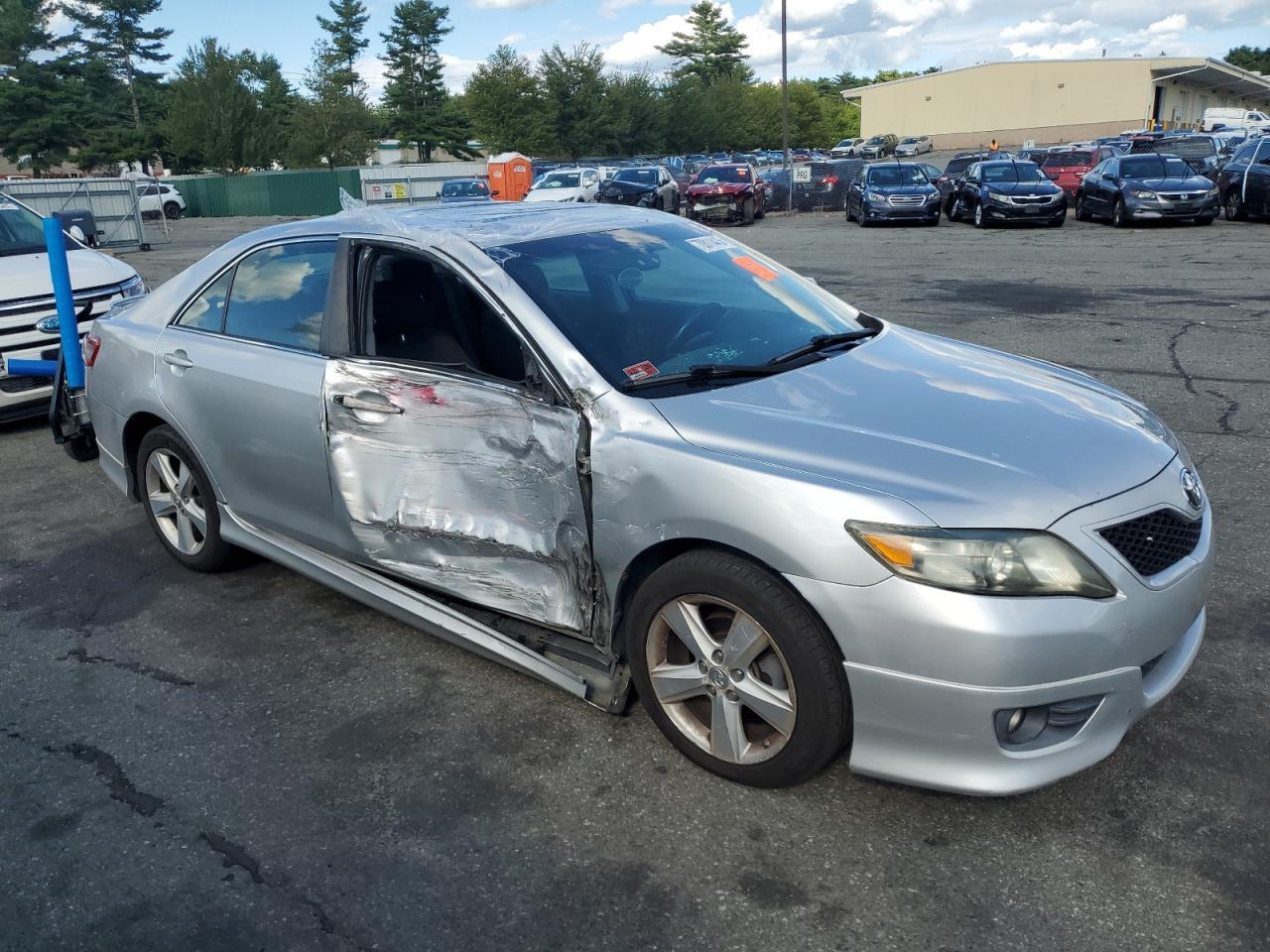 2011 Toyota Camry Base - Фото 4