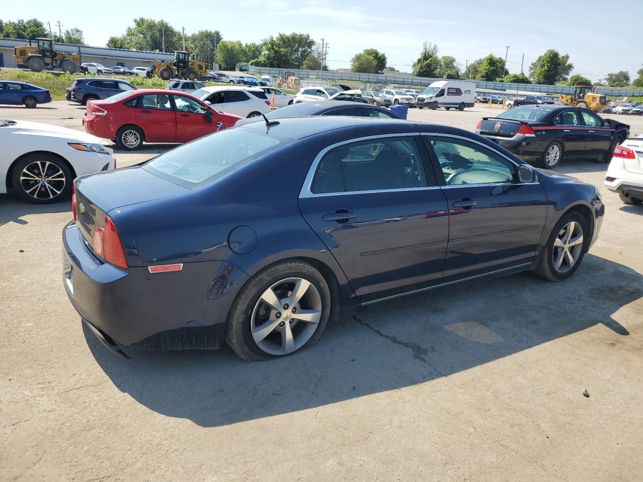 2011 Chevrolet Malibu 1Lt - Image 3