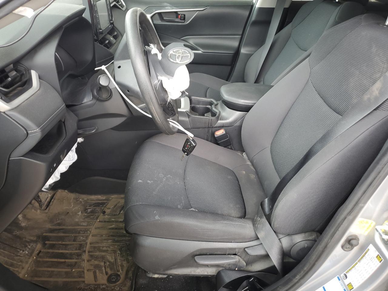 2021 Toyota Rav4 Le - Фото 7