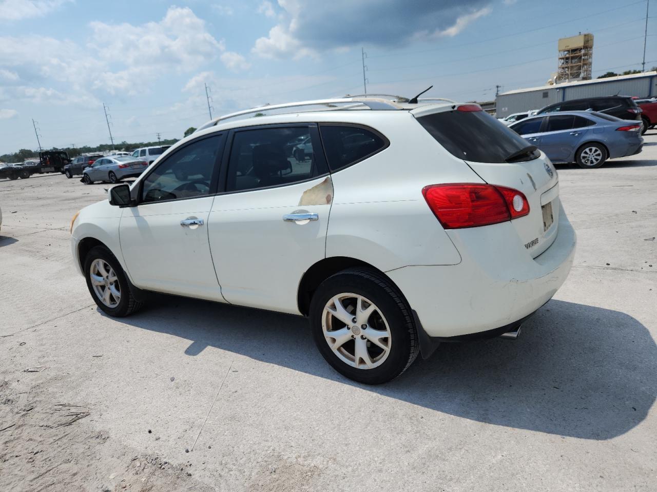 2010 Nissan Rogue S - Фото 2