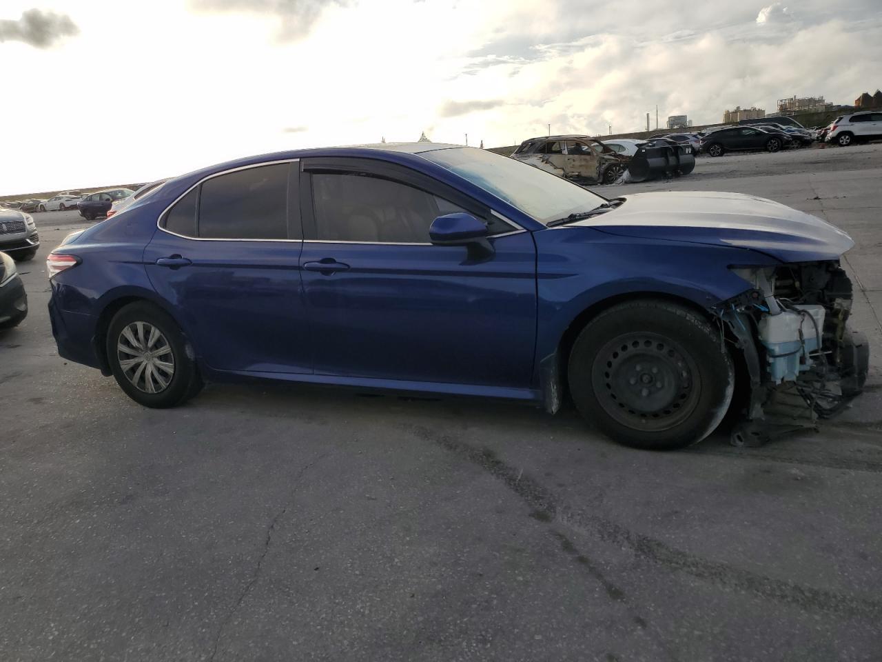 2018 Toyota Camry Le - Image 4