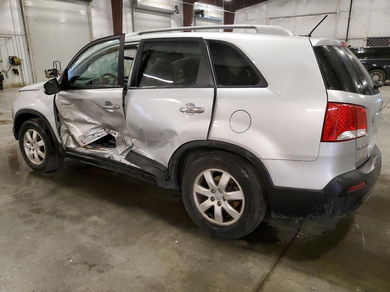 2013 Kia Sorento Lx - Image 2