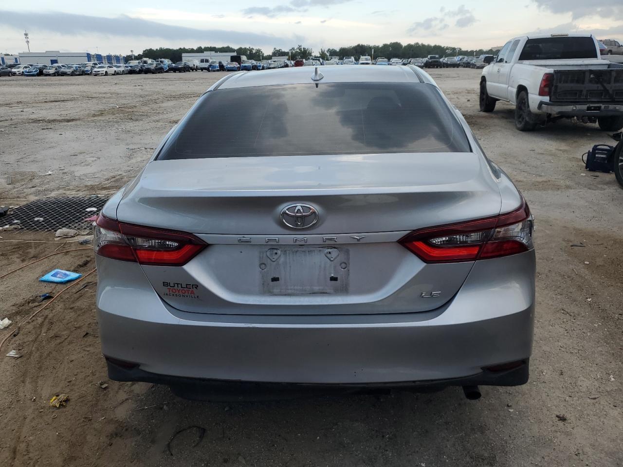 2024 Toyota Camry Le - Фото 6