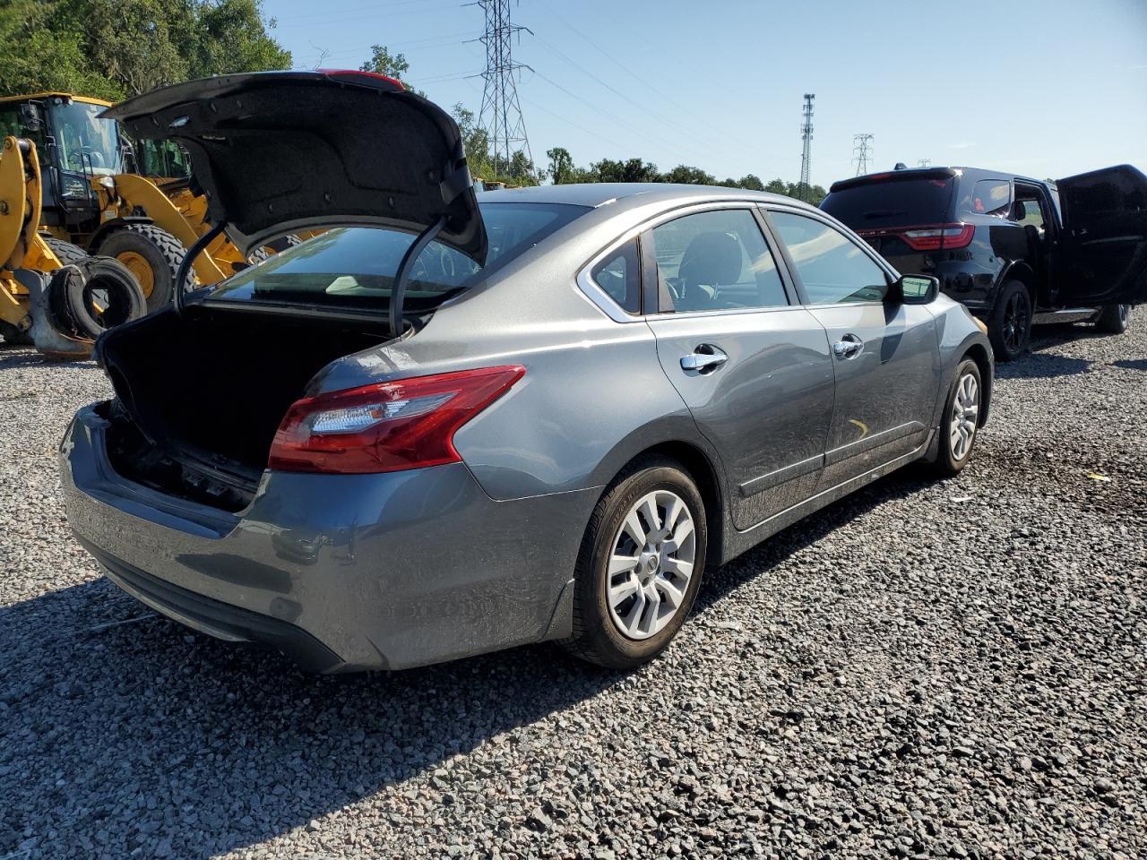 2018 Nissan Altima 2.5 - Image 3