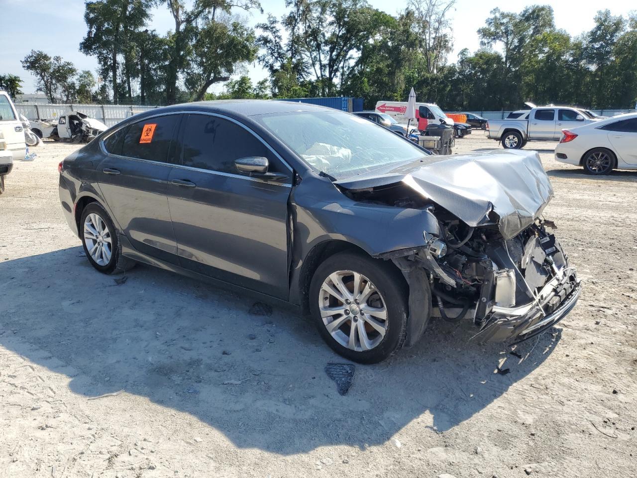 2016 Chrysler 200 Limited - Image 4