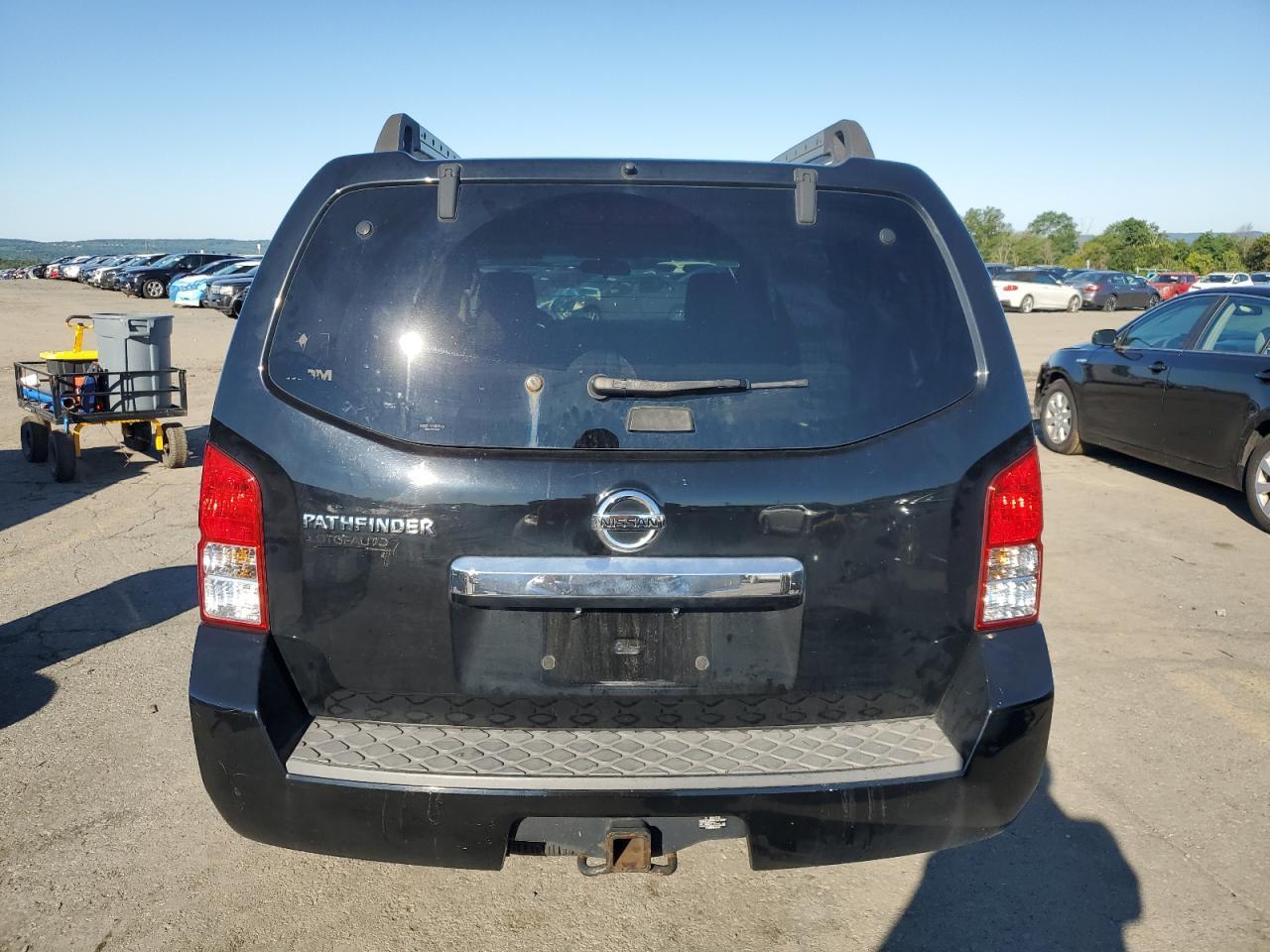 2011 Nissan Pathfinder S - Фото 6