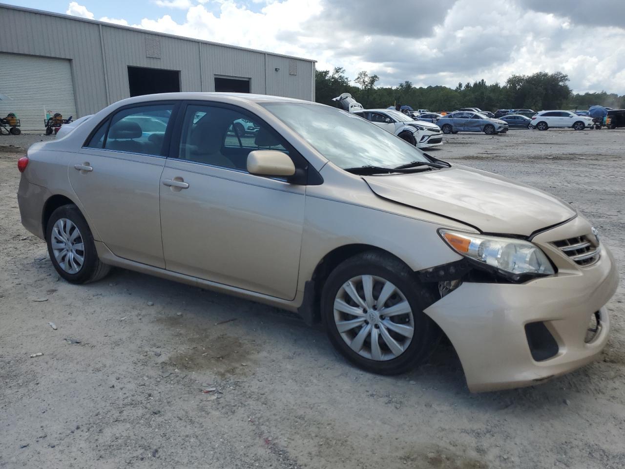 2013 Toyota Corolla Base - Фото 4