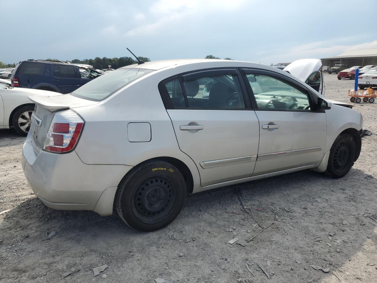 2011 Nissan Sentra 2.0 - Фото 3