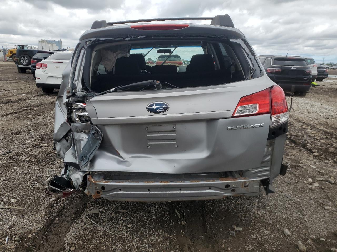 2010 Subaru Outback 2.5I Premium - Image 6